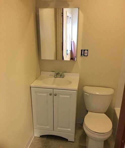 Building Photo - 110 Crescent Ave