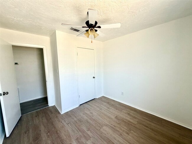 Building Photo - 710 Fields St