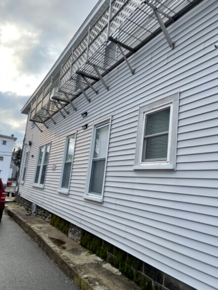 Building Photo - 741 N Montello St