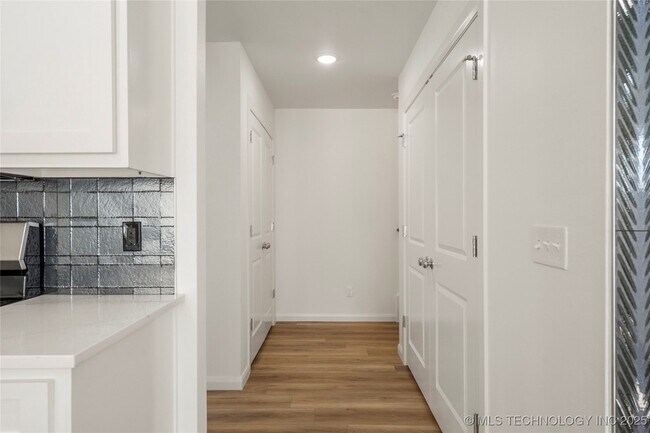 Building Photo - 103 N Atlanta St