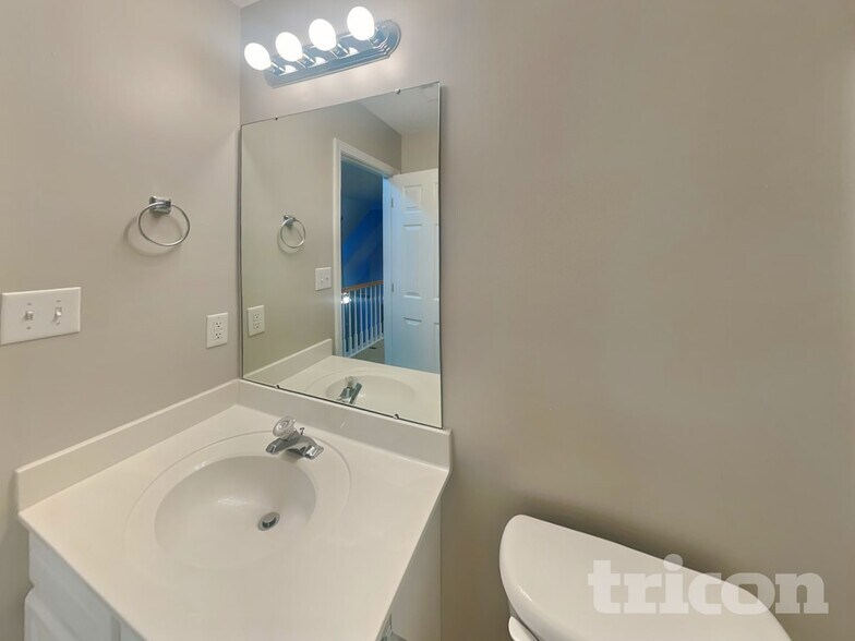 Building Photo - 2023 Westminster Ln