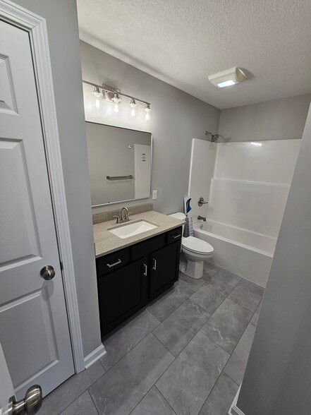 Master Bathroom - 632 Prospect St