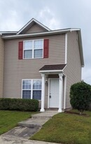 Building Photo - 211 Pinegrove Ct