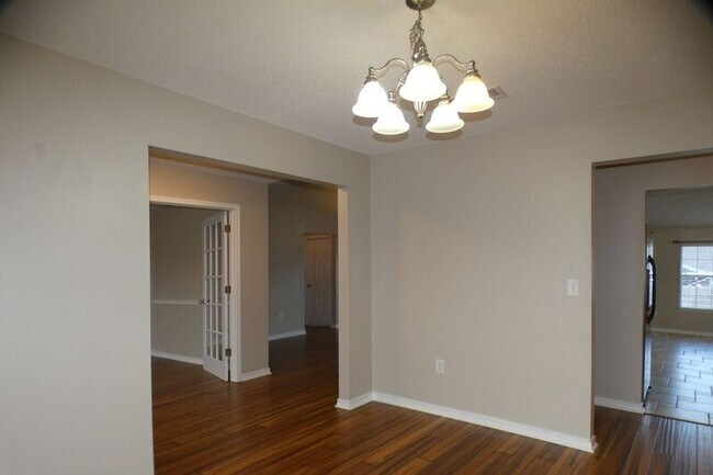 Building Photo - 4766 Thousand Oaks Blvd