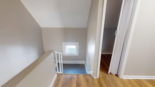 Building Photo - 2818 E 119th St