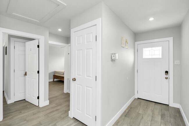 Building Photo - 5435 Pardee St
