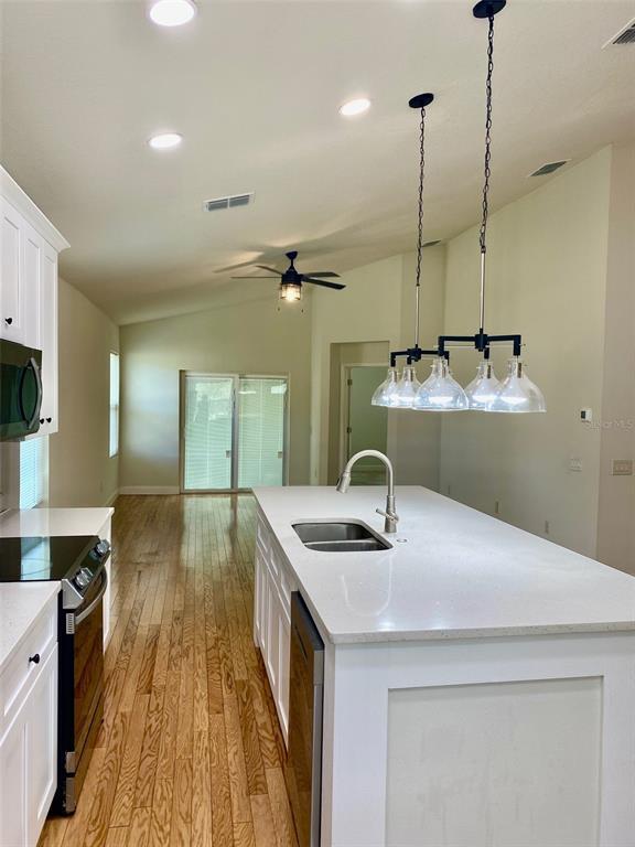 Building Photo - 509 Pine Ln