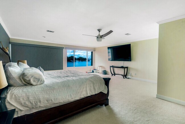 Building Photo - 53 Yacht Club Dr