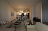 Building Photo - Contemporary 4bd/3.5ba in excellent location