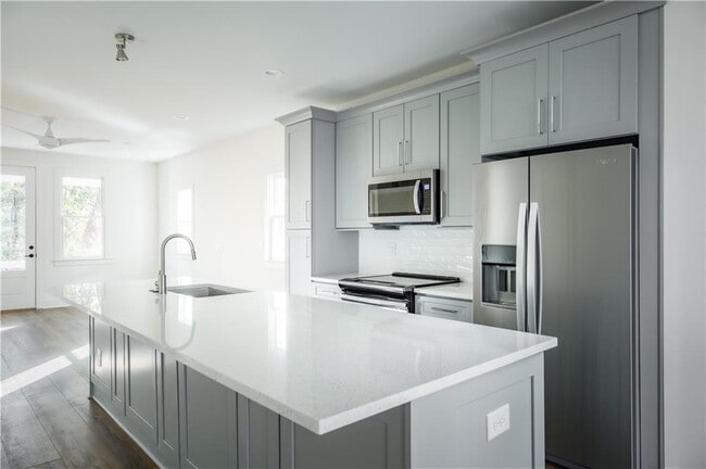 Building Photo - 188 La France Walk