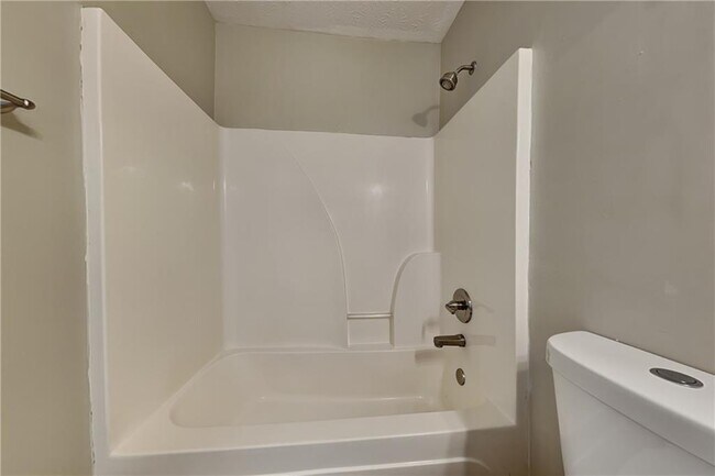 Building Photo - 917 Tucker Ln