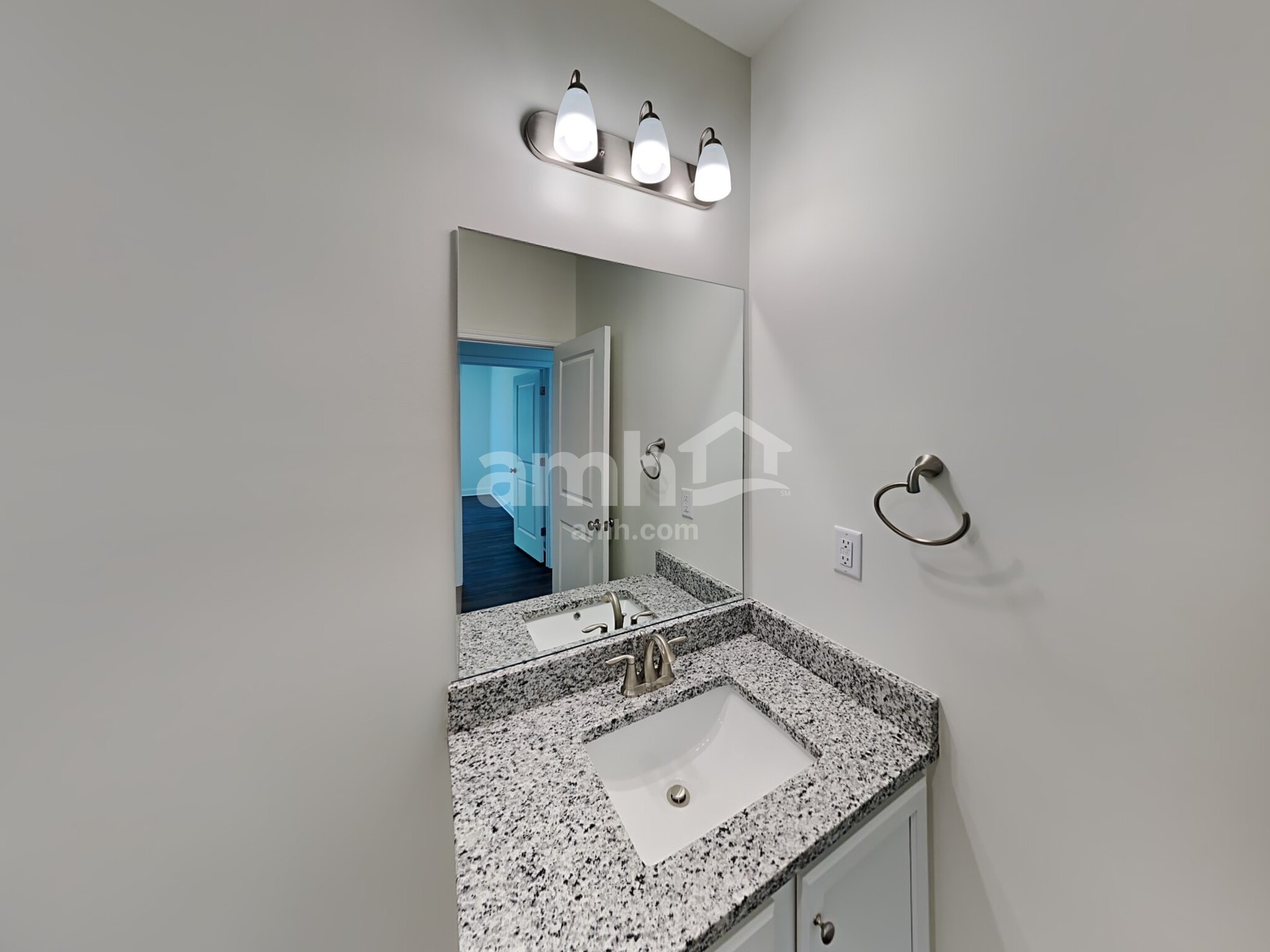 Building Photo - 5070 Hudson Vly Dr