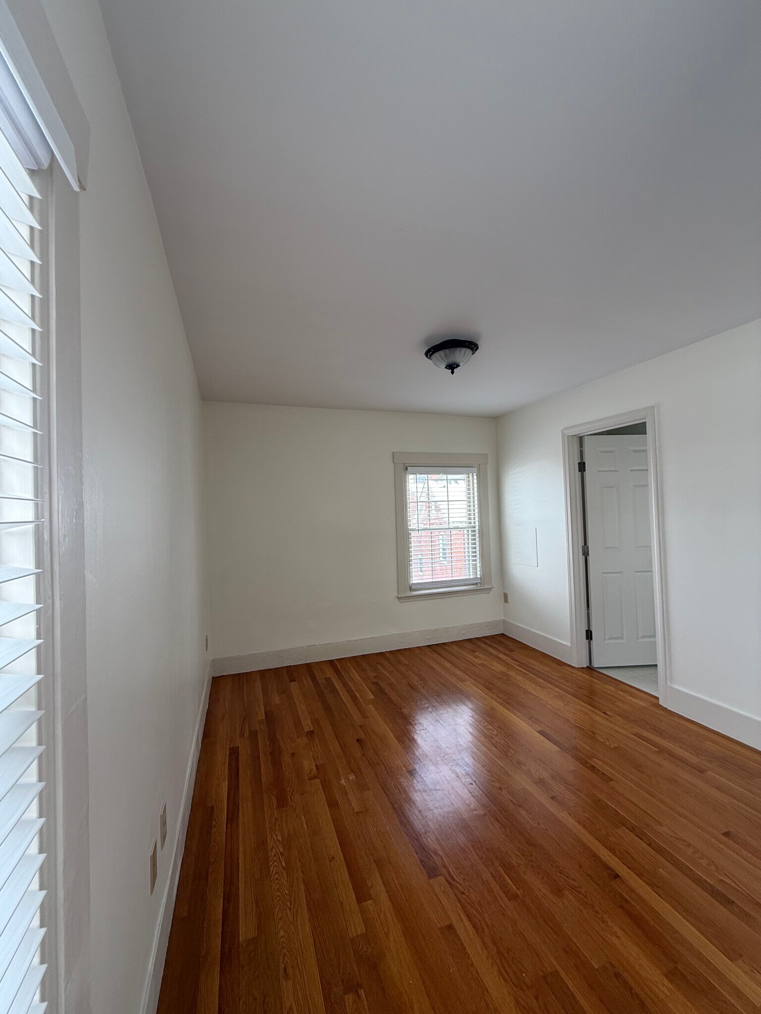 Building Photo - 147 Pearl St