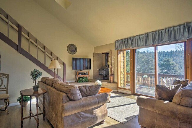 Building Photo - 920 Ponderosa Way