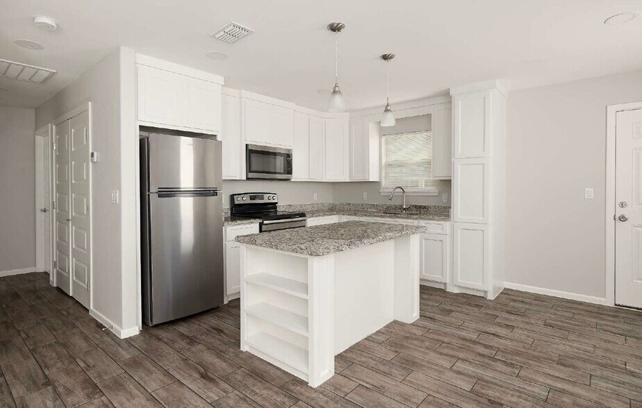 Building Photo - 1404 Alta Vista Dr