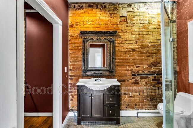 Building Photo - 5823 Transit Rd