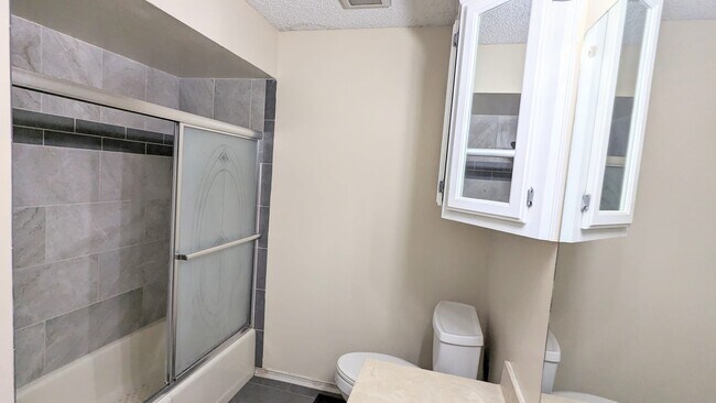 Building Photo - 7720 S Lakewood Ave