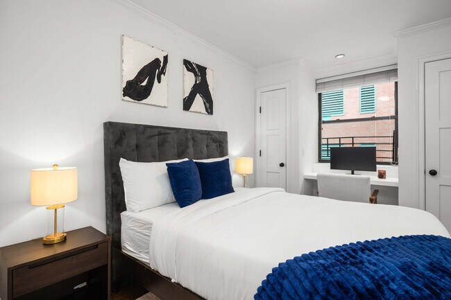 Building Photo - 49 W 16th St