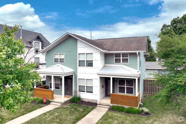 Building Photo - Townhomes at Fall Creek Place