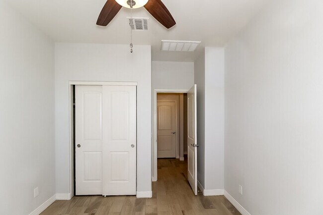 Building Photo - 12205 W Hide Trail