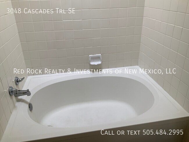 Building Photo - 3048 Cascades Trail SE