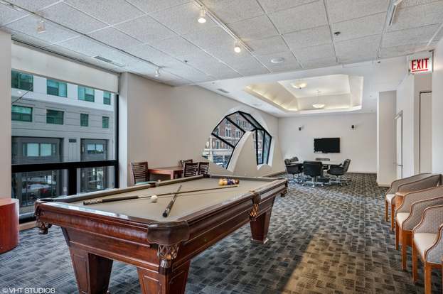 Building Photo - 70 W Huron St