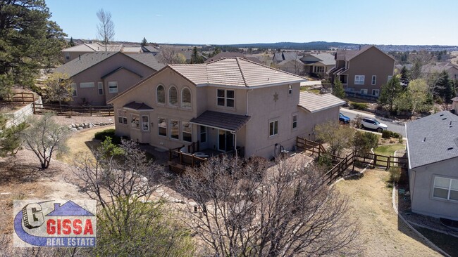 Building Photo - This stunning six-bedroom, three-and-a-hal...