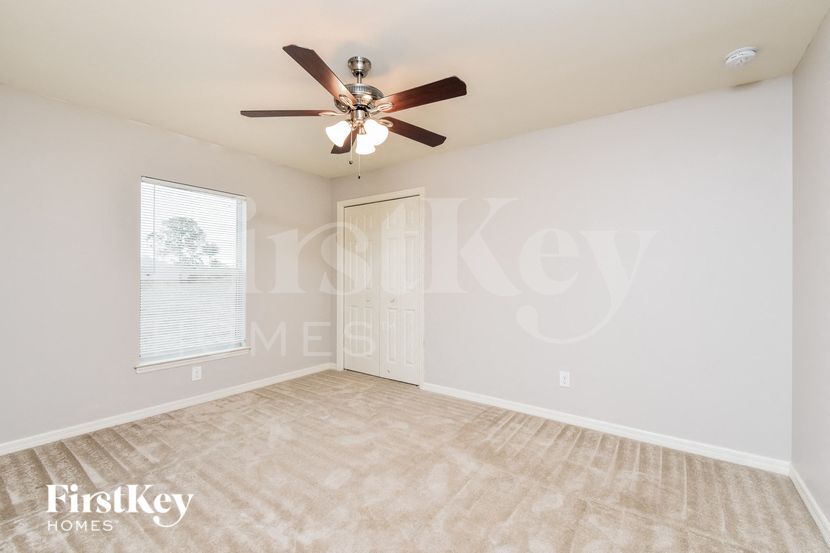 Building Photo - 2914 NW 26th Terrace