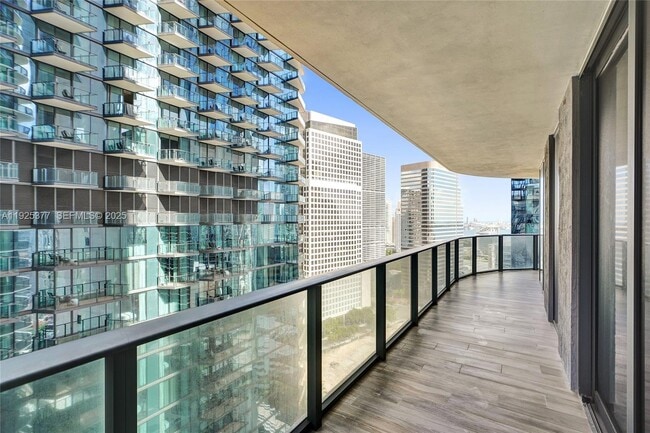 Building Photo - 801 S Miami Ave