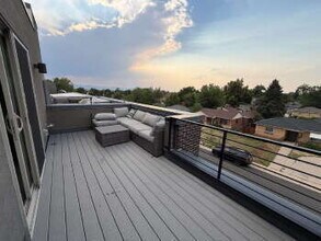 Building Photo - 2-Bed/2.5 Bath Townhouse with 2 car garage! Upper level deck with views!