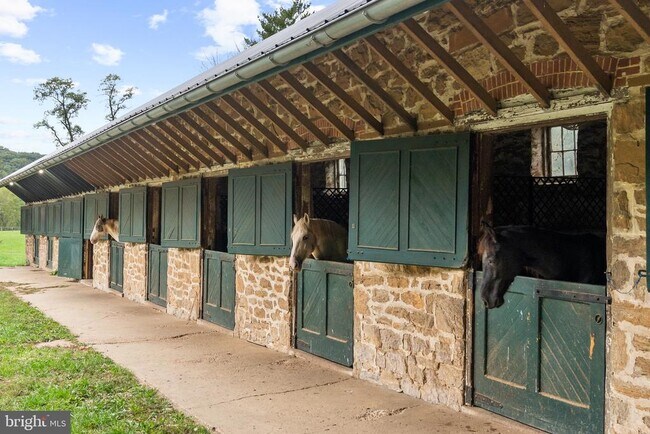 Building Photo - 1021 Greenspring Vly Rd