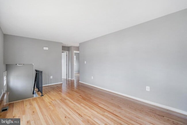 Building Photo - 9402 Blackstone Rd