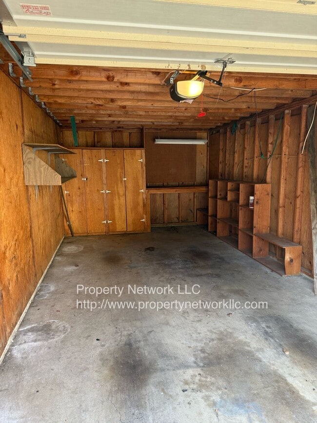 Building Photo - Gresham 2 Bedroom Condo with Garage
