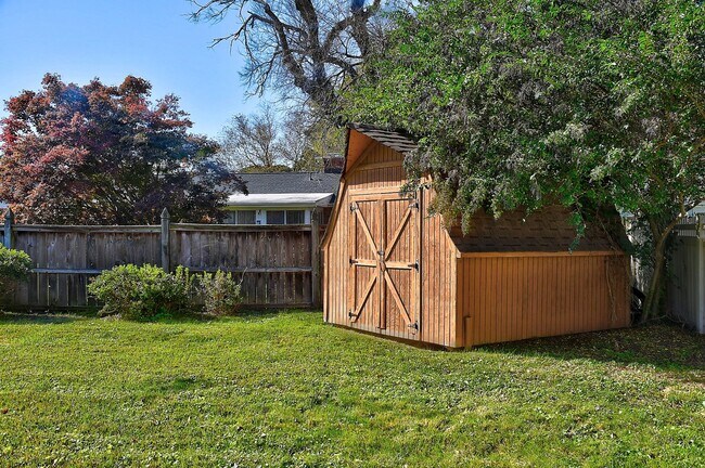 Building Photo - FOR RENT VIRGINIA BEACH