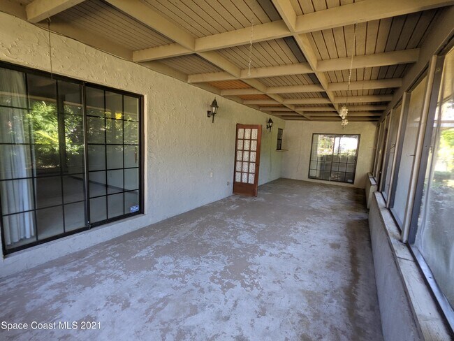Building Photo - 4205 Grovewood Ln