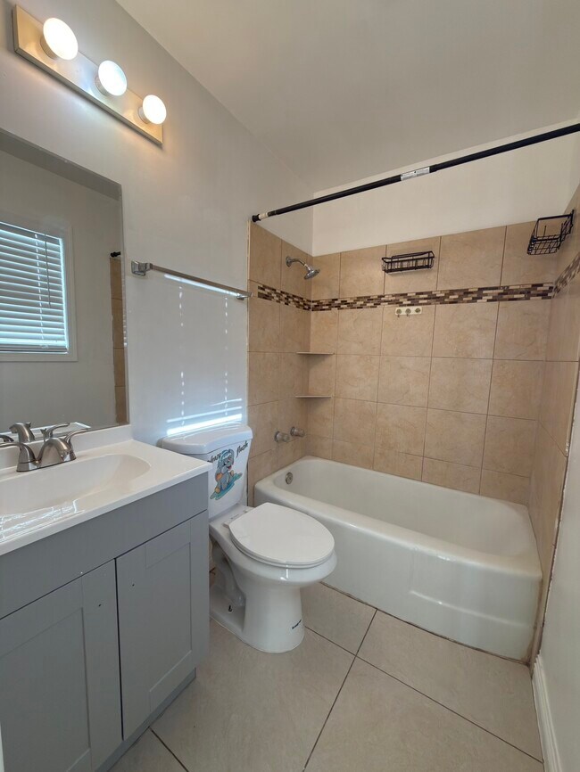 Building Photo - 1108 Cashman Dr