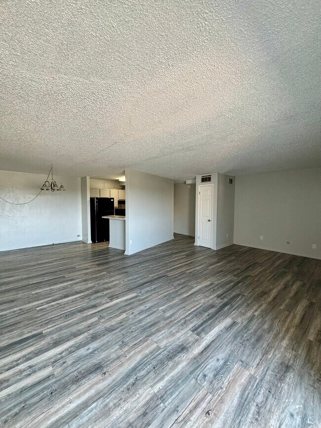 Building Photo - 1400 Millersport Hwy