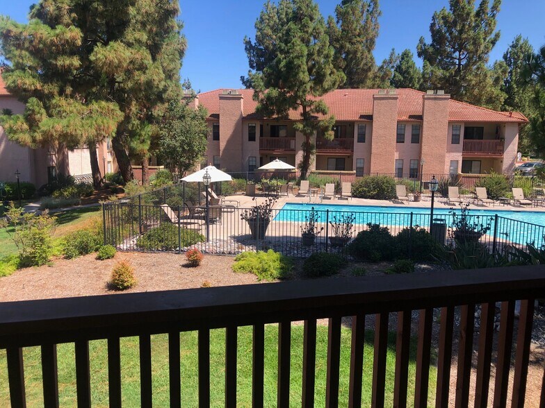 Building Photo - 12083 Alta Carmel Ct