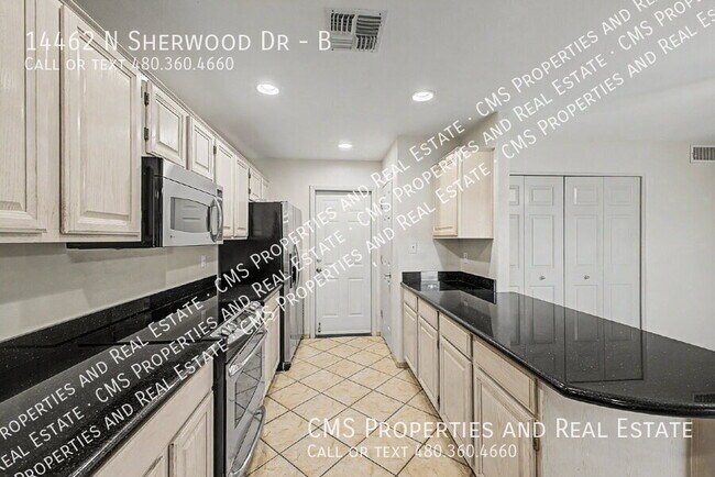 Building Photo - 14462 N Sherwood Dr