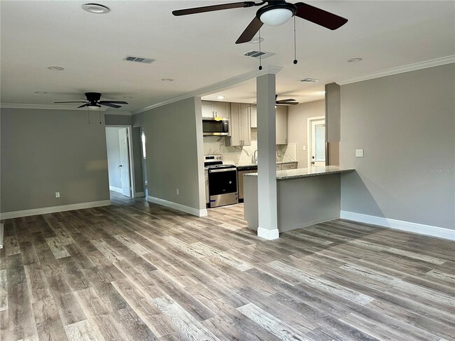 Building Photo - 6032 Sheelin Dr