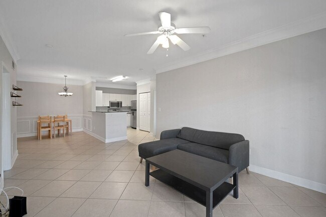 Building Photo - 2 Bedroom Condo in Tampa