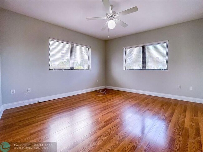 Building Photo - 4241 N Ocean Blvd