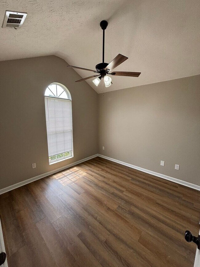 Building Photo - 1201 Canaan Ct