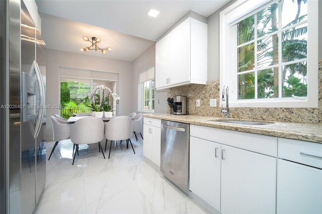Building Photo - 19211 Fisher Island Dr