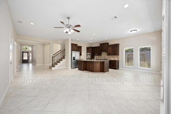 Building Photo - 115 Pine Crest Cir