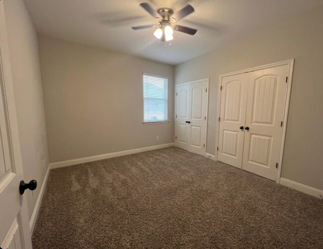 Building Photo - AVAILABLE NOW; APPLY AT OUR WEBSITE TODAY!!