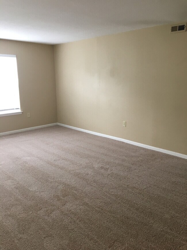 Building Photo - Greenville, 2/2, 1097SF