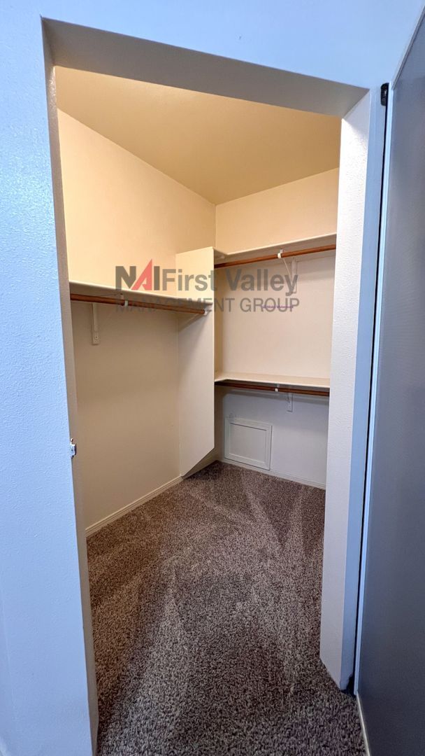 Building Photo - 1 Bedroom, 1 Bath