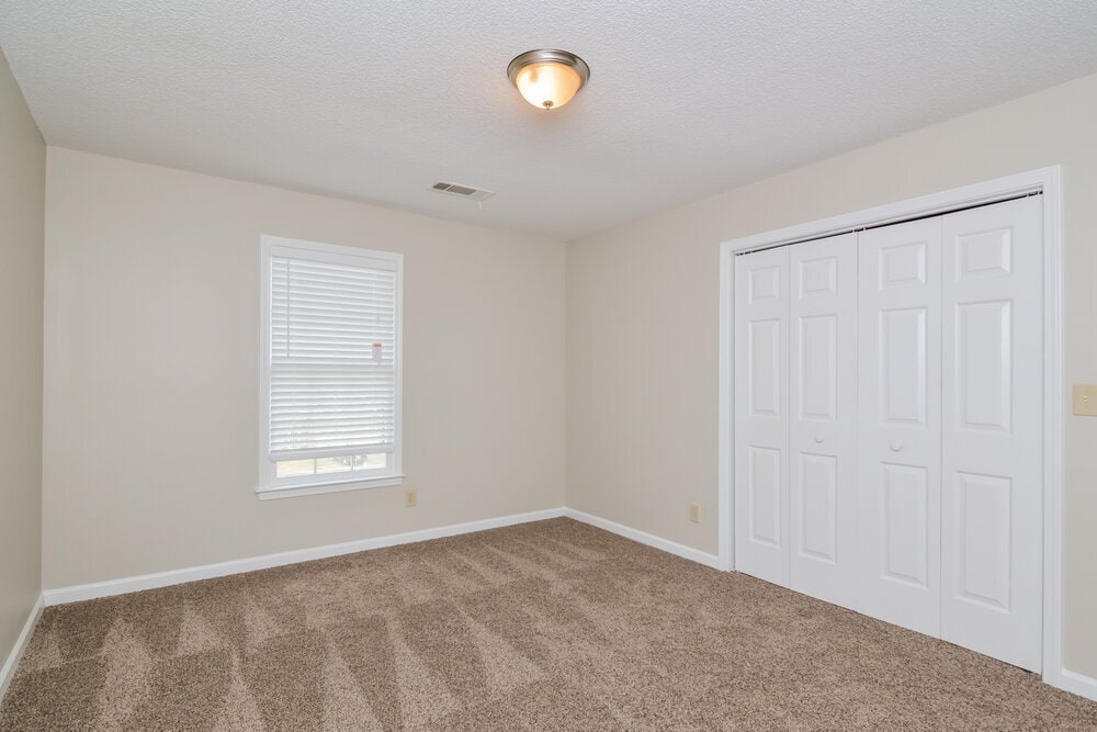 Building Photo - 1052 Laurel Valley Dr SW