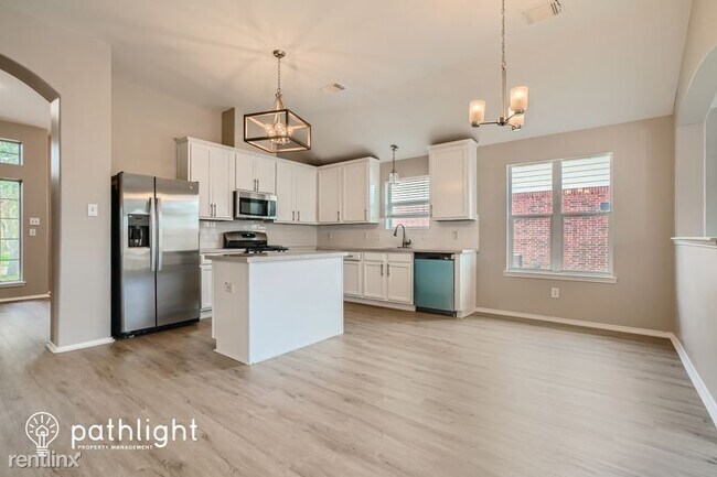 Building Photo - 3 br, 2 bath House - 6204 Hubbell Dr UNIT